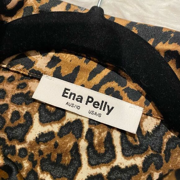 Ena Pelly Button Down Blouse in Cheetah Print Size 6 - Picture 7 of 8